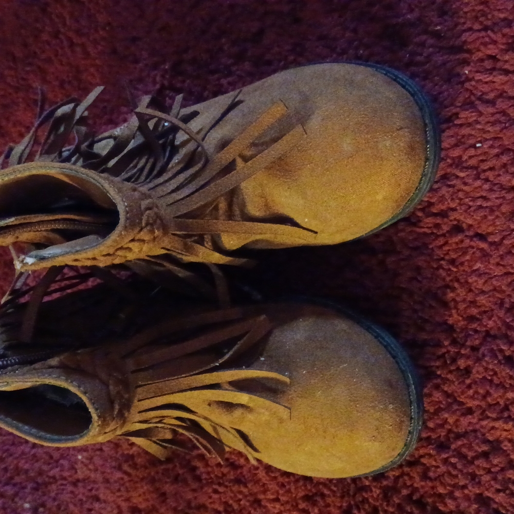 Boot - Picture 2 of 3